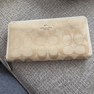 Coach Zip-Around Signature Wallet in Tan and Cream